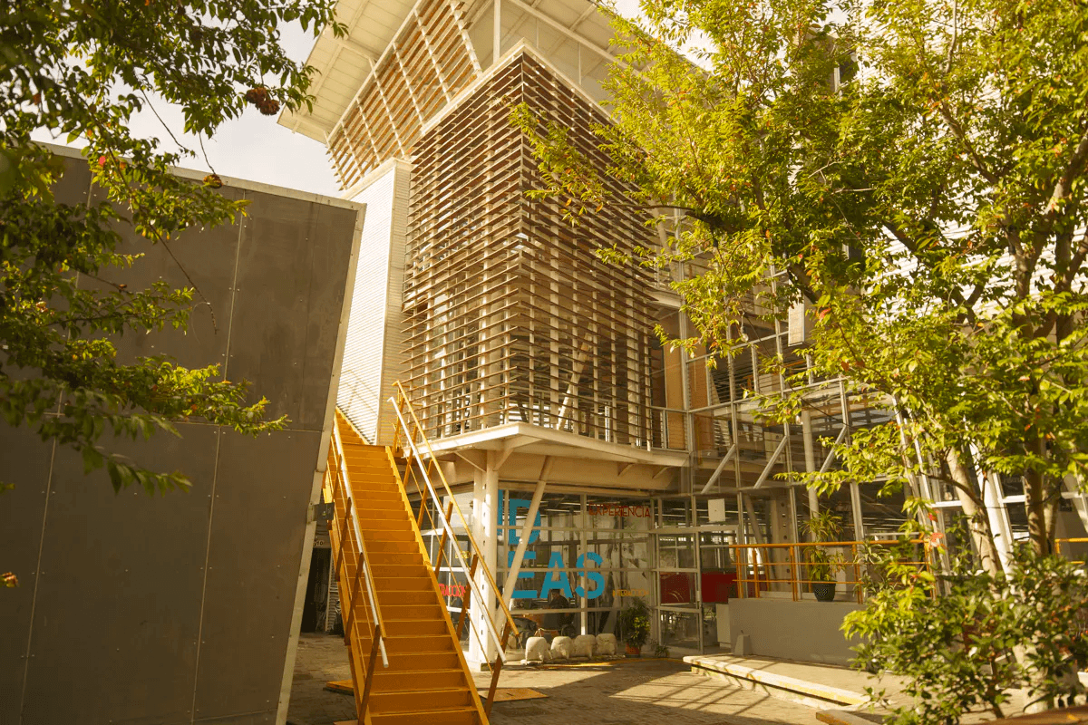 Universidad LCI VERITAS